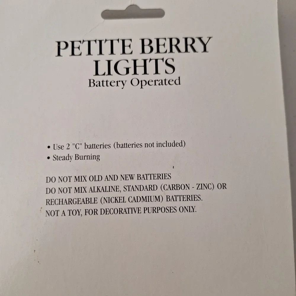 Vintage RARE Bright Tidings Petite Berry Cluster Lights Wreath Battery Op. NEW